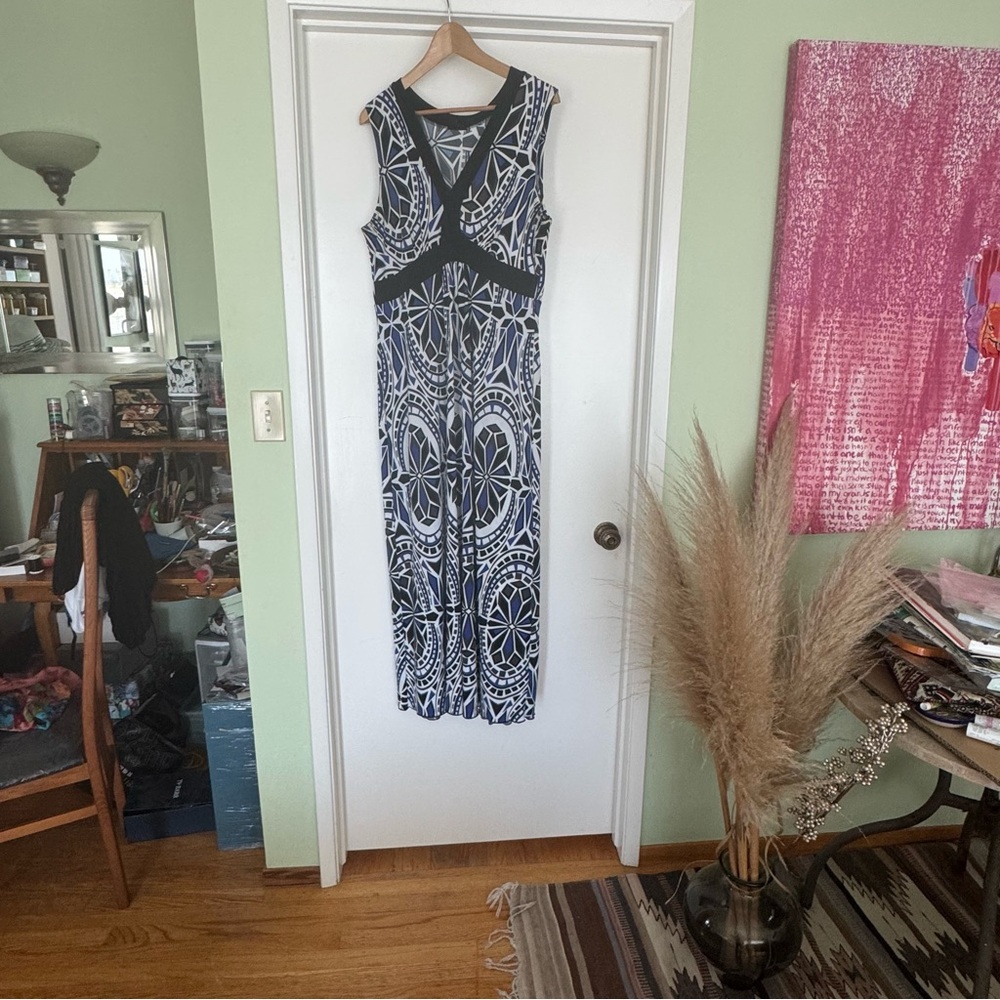 Elegant Black, Blue and White Sleeveless Dress